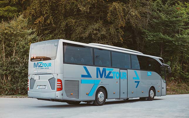 avtobus-mercedez-siv